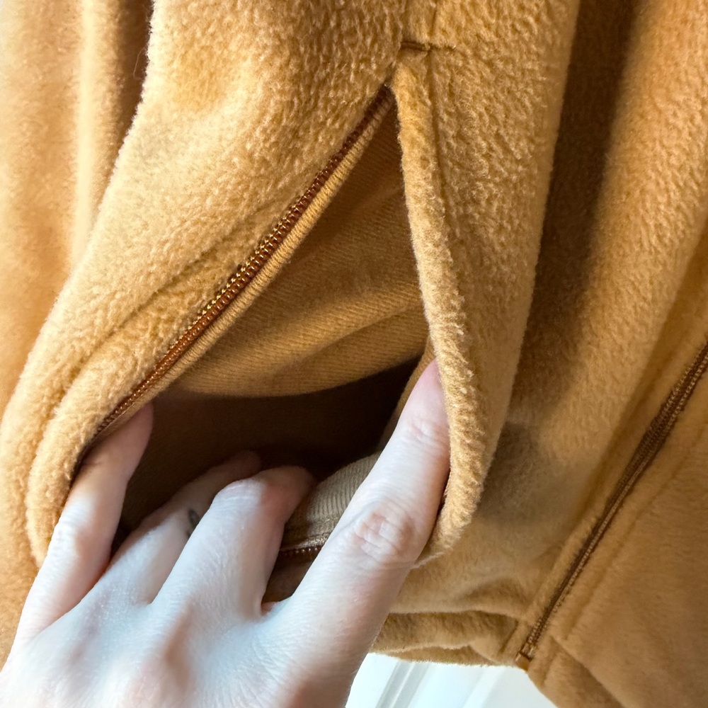 Columbia Men's Camel Performance Jacket - Picture 5 of 6